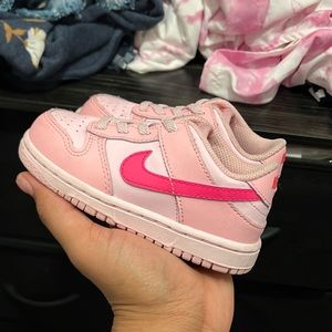 Triple pink dunks 8C